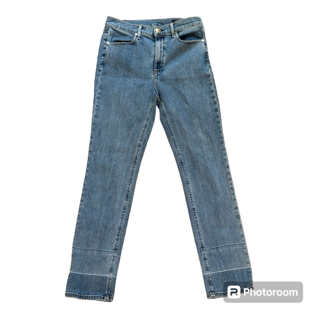 Rag & Bone High-Rise Jeans Women’s Size 27. With A 27” Inseam 10” Rise.